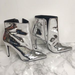 [Brand New] Silver booties in perfect condition